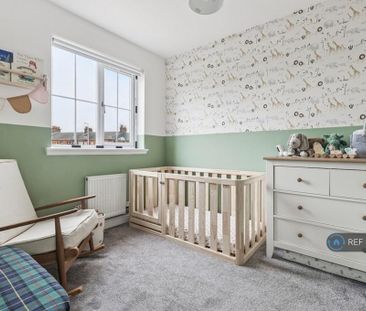 3 bedroom end of terrace house to rent - Photo 4