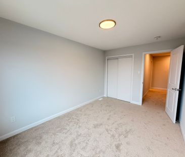 For Lease - 284 Bankside Way, Barrhaven, Ontario - Photo 2