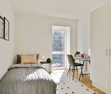 Rummelig og lys 4-værelses lejlighed med altan i et moderne byggeri... - Photo 5