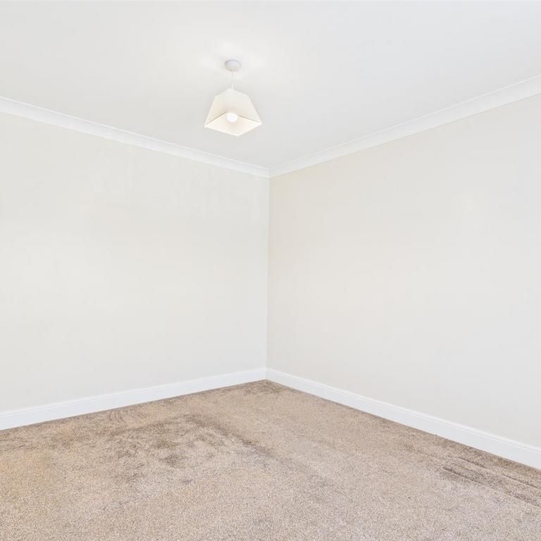 2 bedroom link detached house to rent - Photo 1