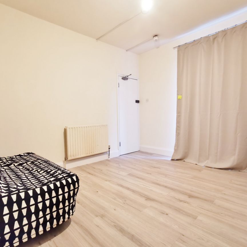 Room for rent - Photo 1