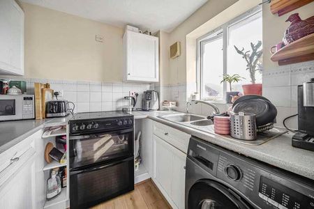 Tideside Court, Harlinger Street, London, SE18 - Photo 3