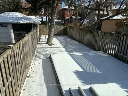 Detached Home For Lease | C8106706 - Photo 5