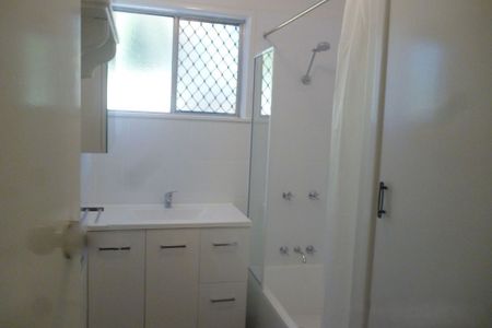 3 bedroom gem in Tarragindi - Photo 2