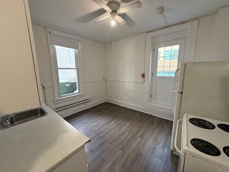 For Lease - 132 Dundas Street Unit# Upper, Toronto, Ontario - Photo 3