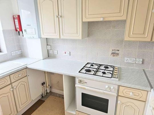 Whitefield Road, New Milton, BH25 - Photo 1