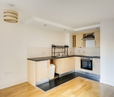 1 Bed Flat - Photo 1