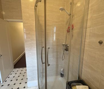 3 bedroom end of terrace house to rent - Photo 4