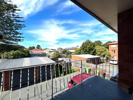 Modern Apartment in Convenient Location - Photo 3