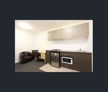 Studio accommodation close to Glenferrie Rd - Photo 3