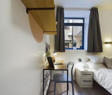 1 bedroom in a house share to rent - Photo 1