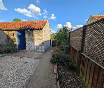 2 bedroom terraced house to rent - Photo 2