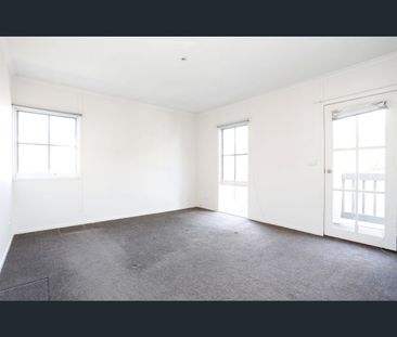 12 Neale Street, Kensington, Vic 3031 - Photo 1