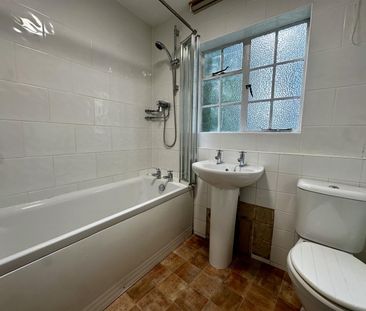 High Street, Avebury, SN8 - Photo 6