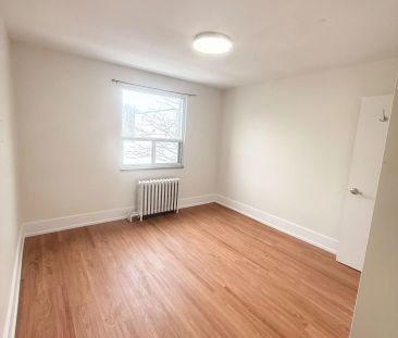 237 Lakeshore Road E #3 - Photo 2