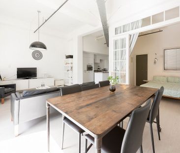 Charming Heritage Apartment in Prime CBD Location - Photo 4