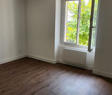 SAINT CHAMAS - Maison mitoyenne de 110m² rénovée à neuf - Photo 2