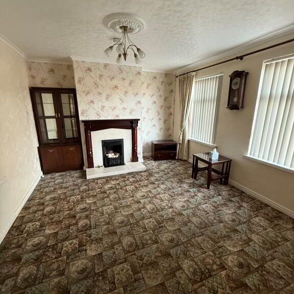 25 New Street, Lurgan, BT66 6BT - Photo 1