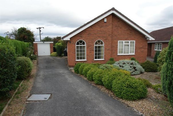 3 bedroom detached bungalow to rent - Photo 1