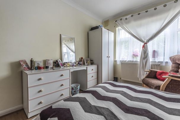 Hampshire Avenue Slough, SL1 - Photo 1