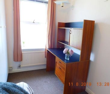 1 bedroom in a house share to rent - Photo 6