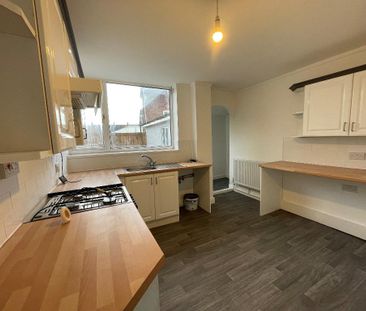 3 bedroom terraced house to rent - Photo 6