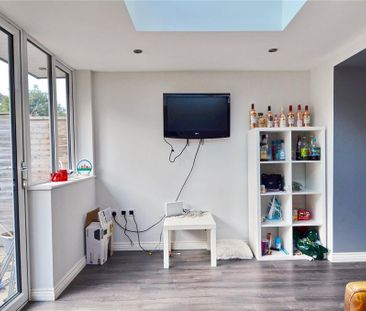 6 bedroom semi-detached house to rent - Photo 1