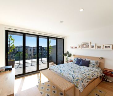High-end Living on Lonsdale - Photo 2