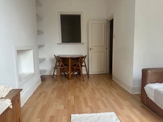 2 Bed Flat, Netherwood Road, W14 - Photo 1