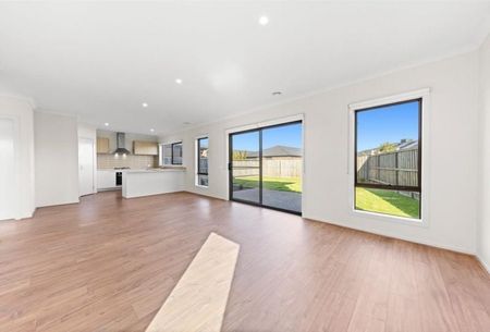 50 Indura Drive, Werribee - Photo 3