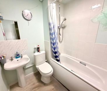 2 bedroom flat to rent - Photo 4