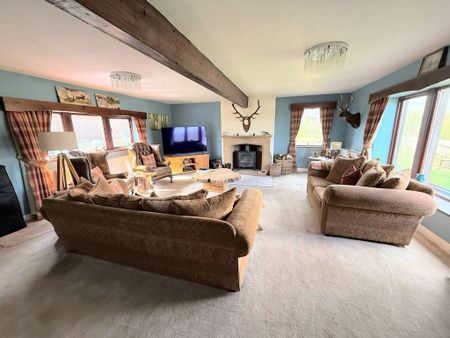 4 bedroom semi-detached house to rent - Photo 3