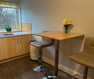 3 bedroom flat to rent - Photo 5