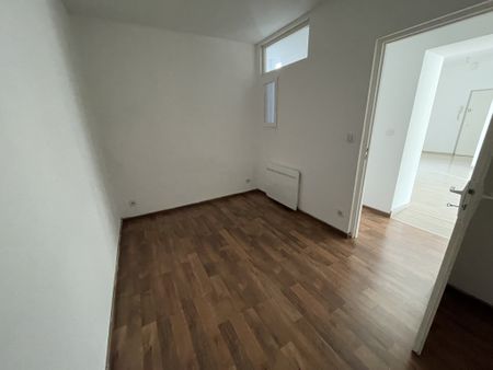 Location Appartement 4 pièces 98m² GUISE 02120 - Photo 5
