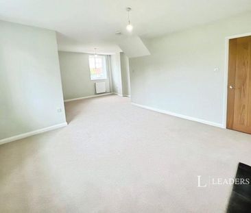 2 bedroom semi-detached house to rent - Photo 2