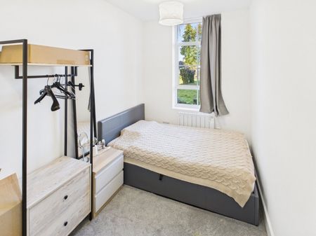 Churchfield Road, Chalfont St. Peter, Gerrards Cross,SL9 - Photo 4