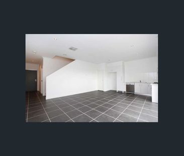 Spacious townhouse in central location - Photo 2