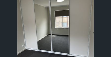 Executive Townhouse - Photo 3