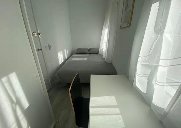 Calle del Topacio, Madrid, Community of Madrid 28021