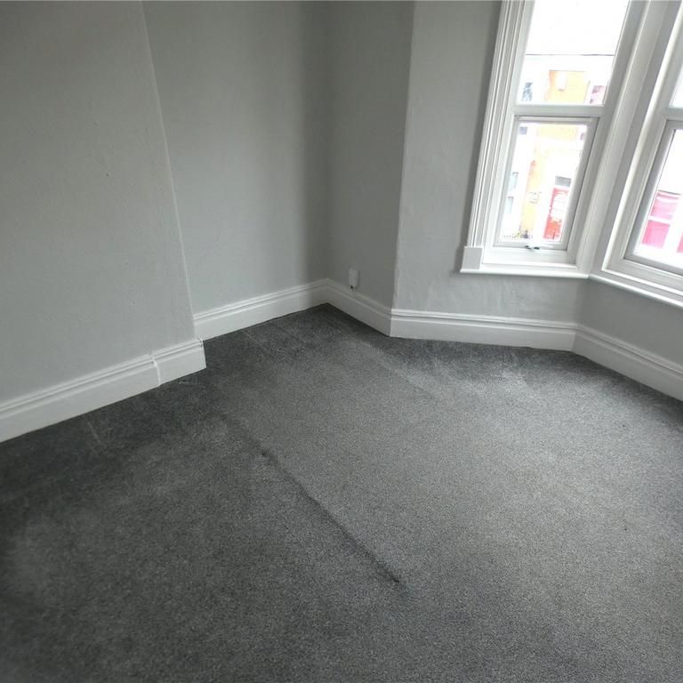 3 bedroom apartment to rent - Photo 1