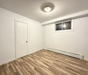 Spacieux appartement de 3 chambres au sous-sol, à quelques pas du S... - Photo 1
