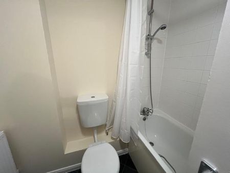 2 bedroom semi-detached house to rent - Photo 5