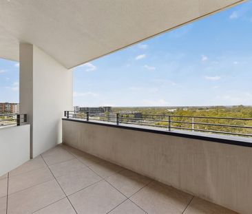 Modern Two Bedroom Apartment with Carspace at the Metro Station - Photo 2