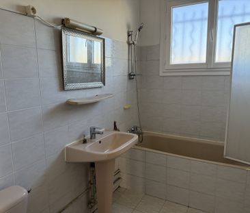 Location Appartement 4 pièces 66m² ARLES 13280 - Photo 1