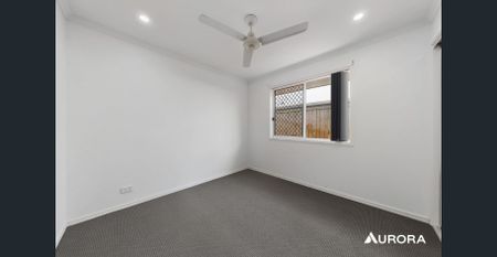 LOVELY MODERN LOWSET BRICK HOME CLOSE TO WATER AND SHOPS! - Photo 4