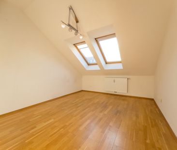 Helle 2-Zimmer-Dachgeschosswohnung mit Klimaanlage in zentraler Lage - Foto 5