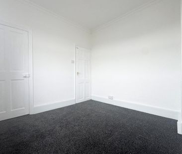 Salisbury Gardens, Raglan Street - Photo 2