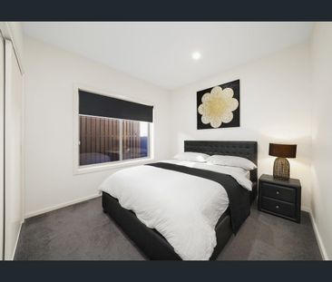 Easy Single-Level Living Close to Everything - Photo 3