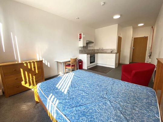 Studio to rent - Photo 1