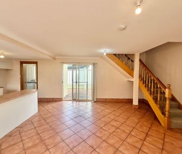 3/169 Brunker Road, Adamstown - Photo 6